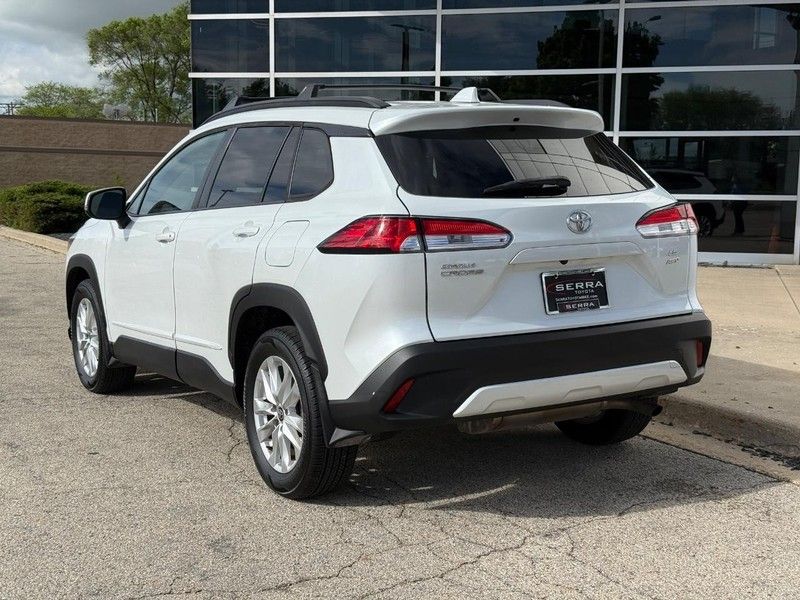 View vehicle photo 5