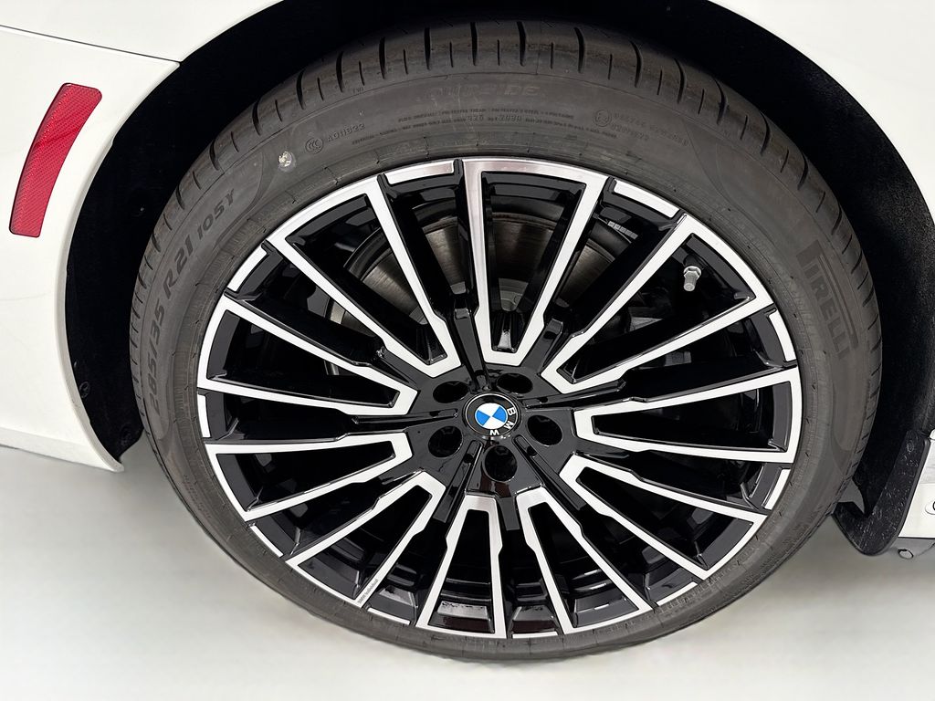 Thumbnail: 2026 BMW i7 - 32