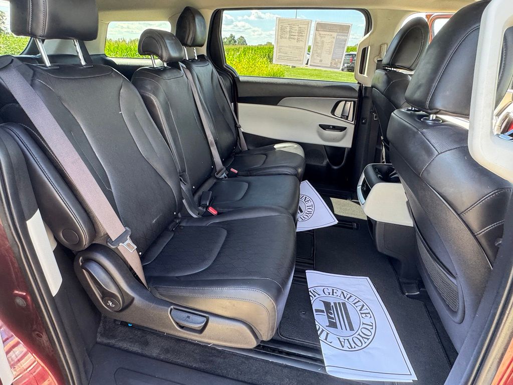 Used 2022 Kia Carnival Van