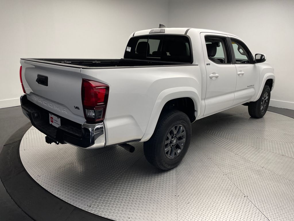 Thumbnail: 2022 Toyota Tacoma - 5