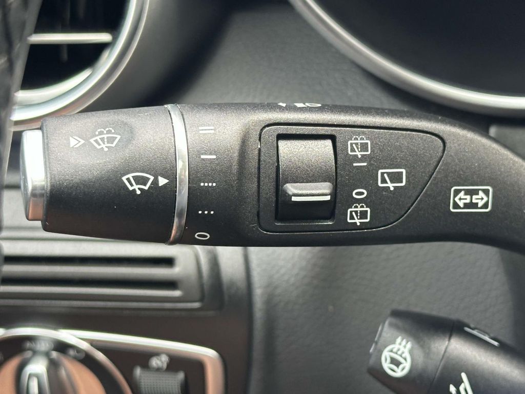 2022 Mercedes-Benz GLC 300 21
