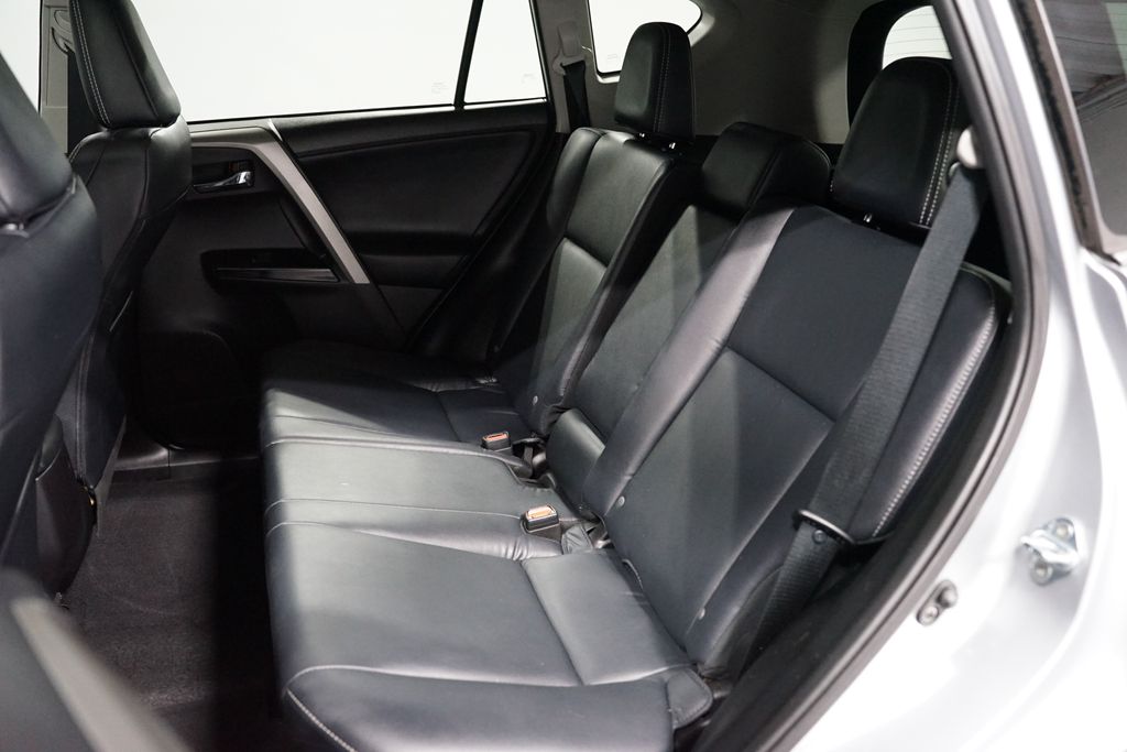 Thumbnail: 2017 Toyota RAV4 - 29