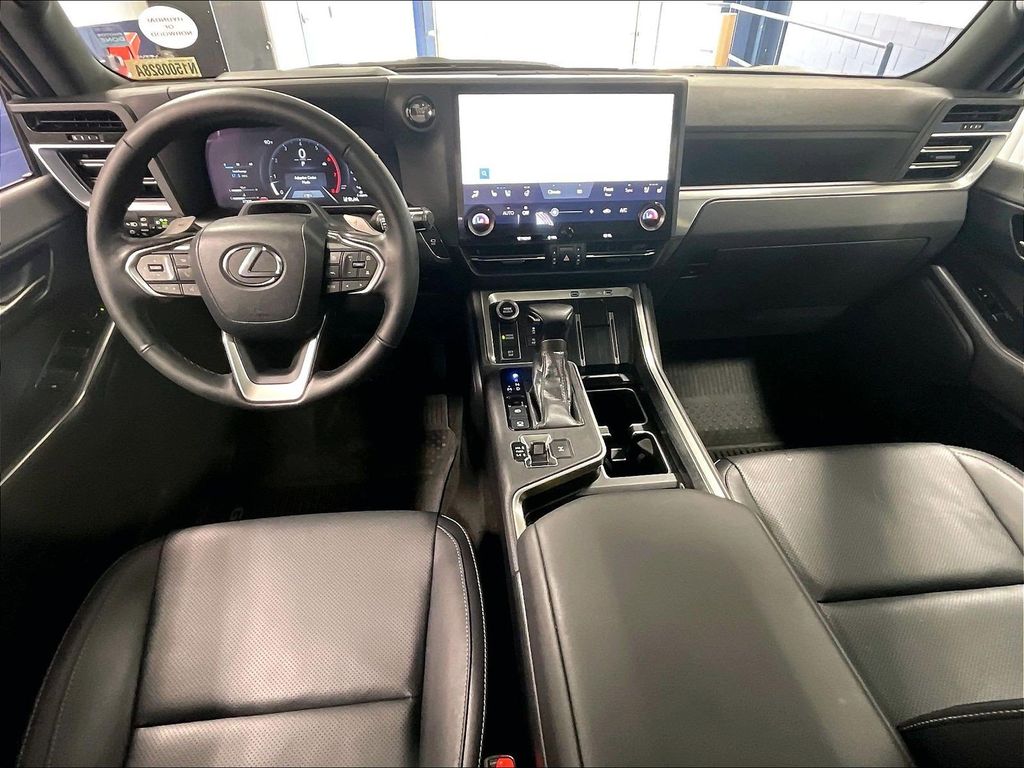 2024 Lexus GX — photo 22