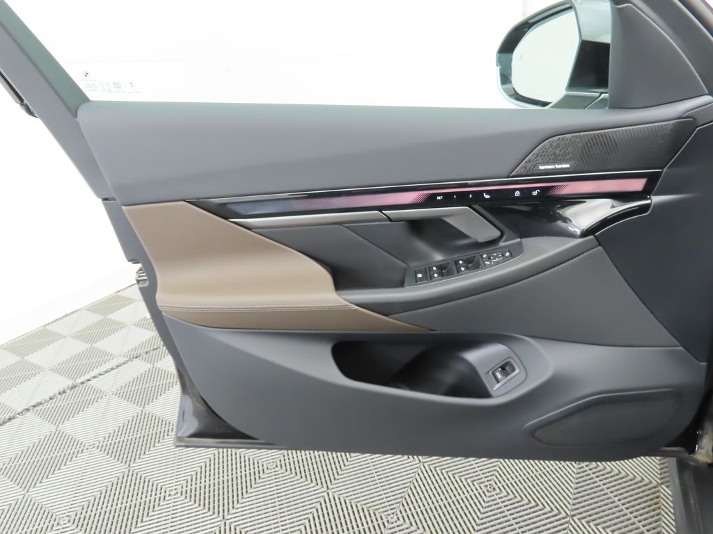 Thumbnail: 2025 BMW i5 - 24