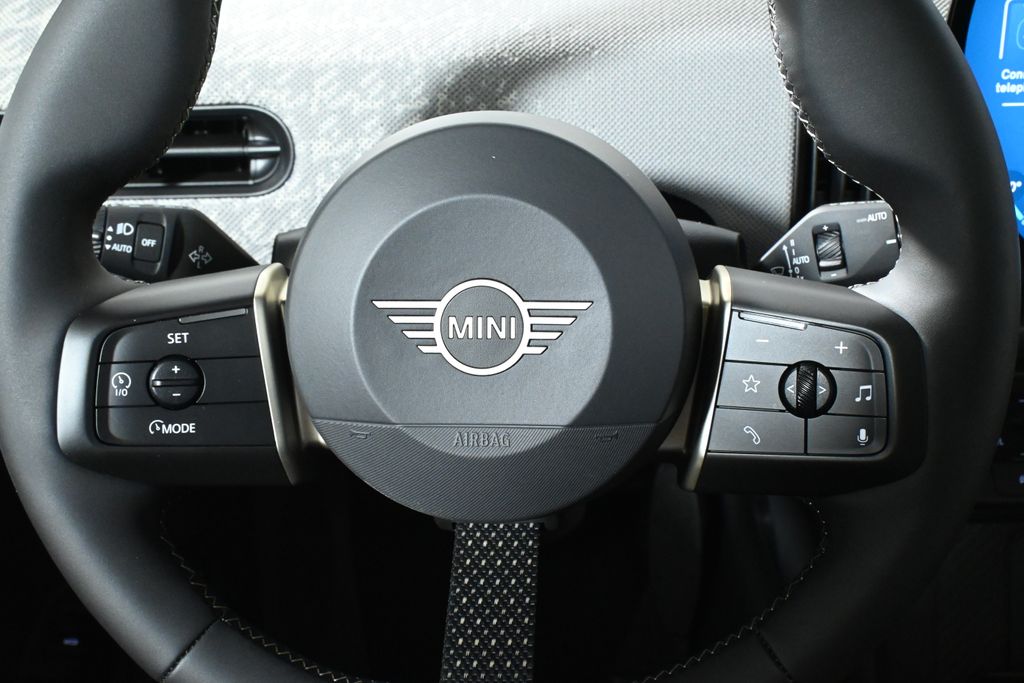 Thumbnail: 2026 MINI Cooper - 18