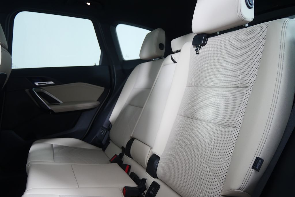 Thumbnail: 2023 BMW X1 - 15