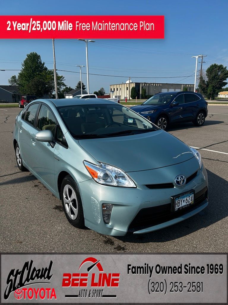 2015 Toyota Prius Two's photo
