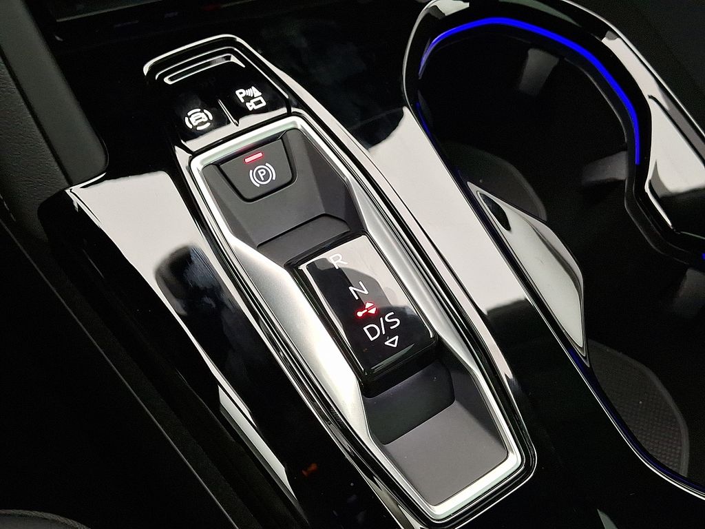 Thumbnail: 2025 Audi Q5 - 10