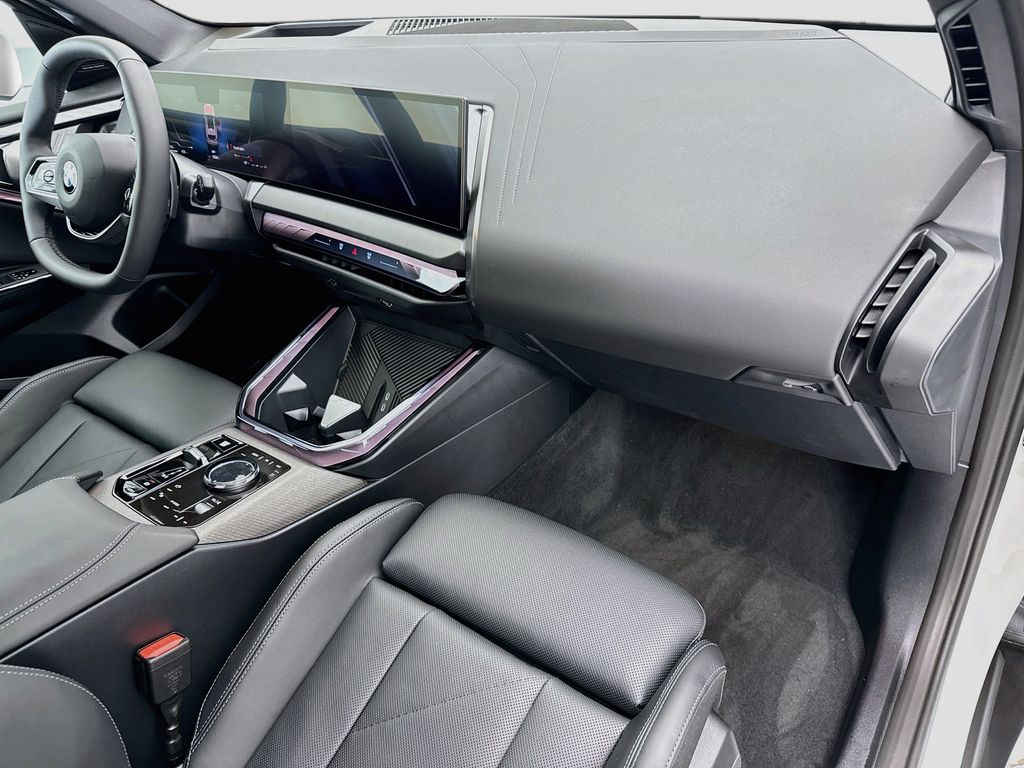 Thumbnail: 2026 BMW X3 - 16