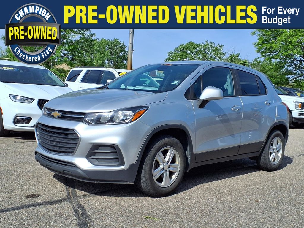 Silver Ice Metallic 2019 Chevrolet Trax LS FWD SUV / Crossover Front-Wheel Drive 6-Speed Automatic
