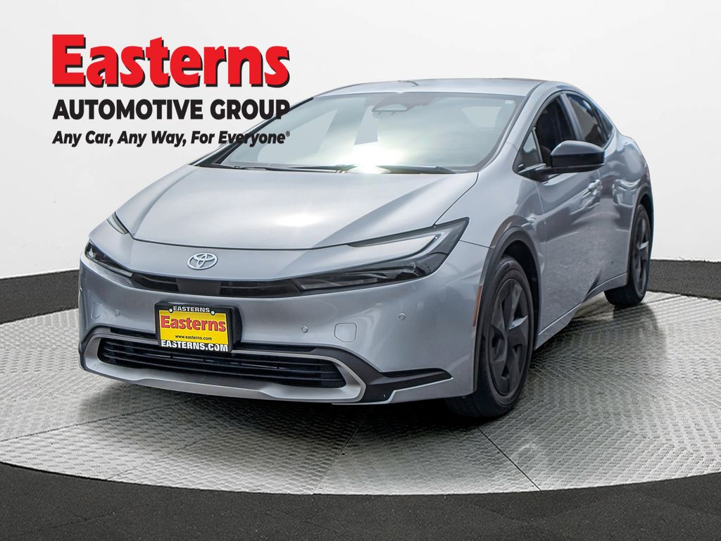 2025 Toyota Prius SE's photo