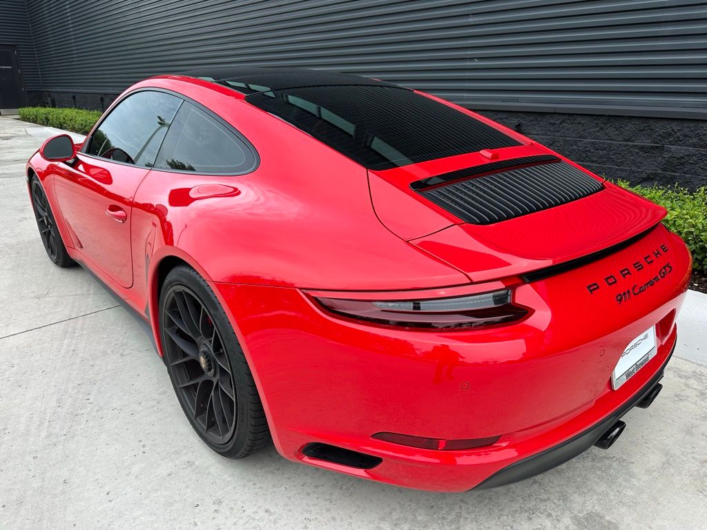Thumbnail: 2018 Porsche 911 - 3