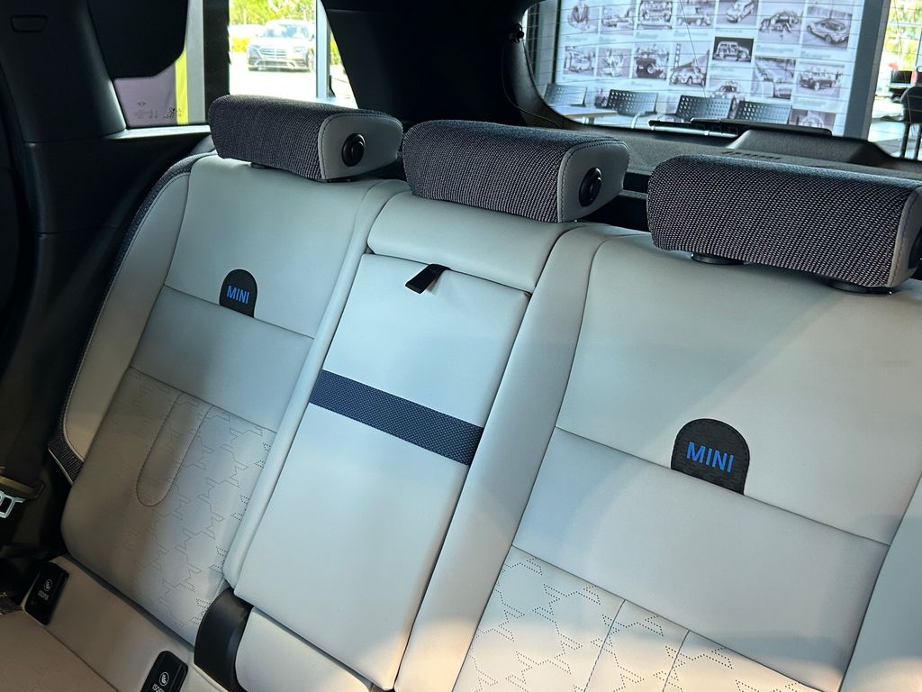 Thumbnail: 2027 MINI Cooper Countryman - 31