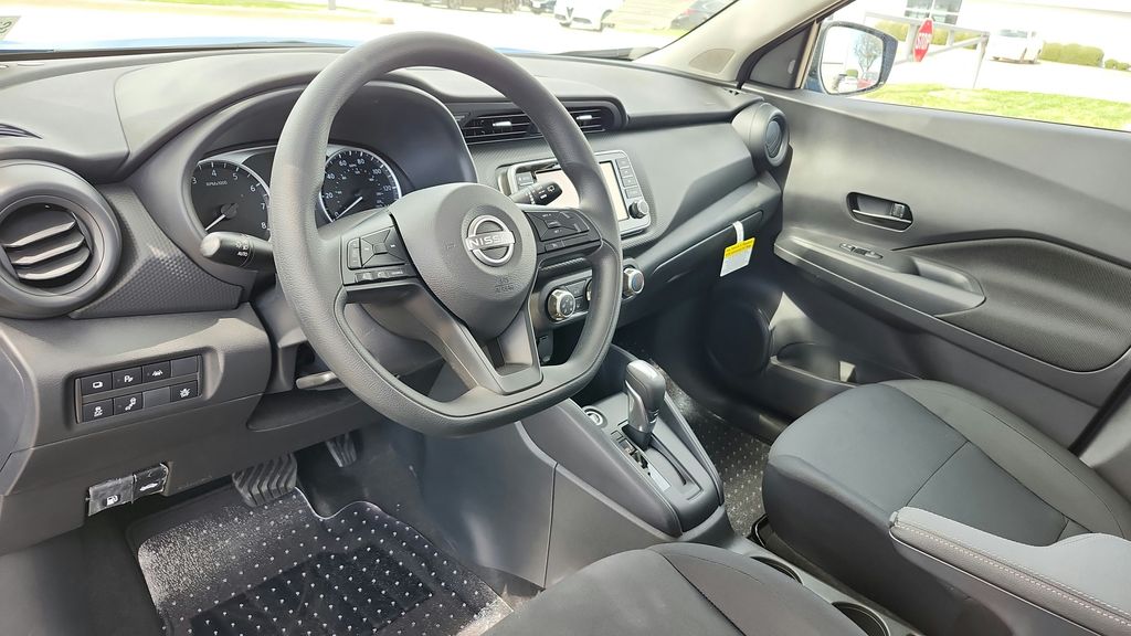 2025 Nissan Kicks Play