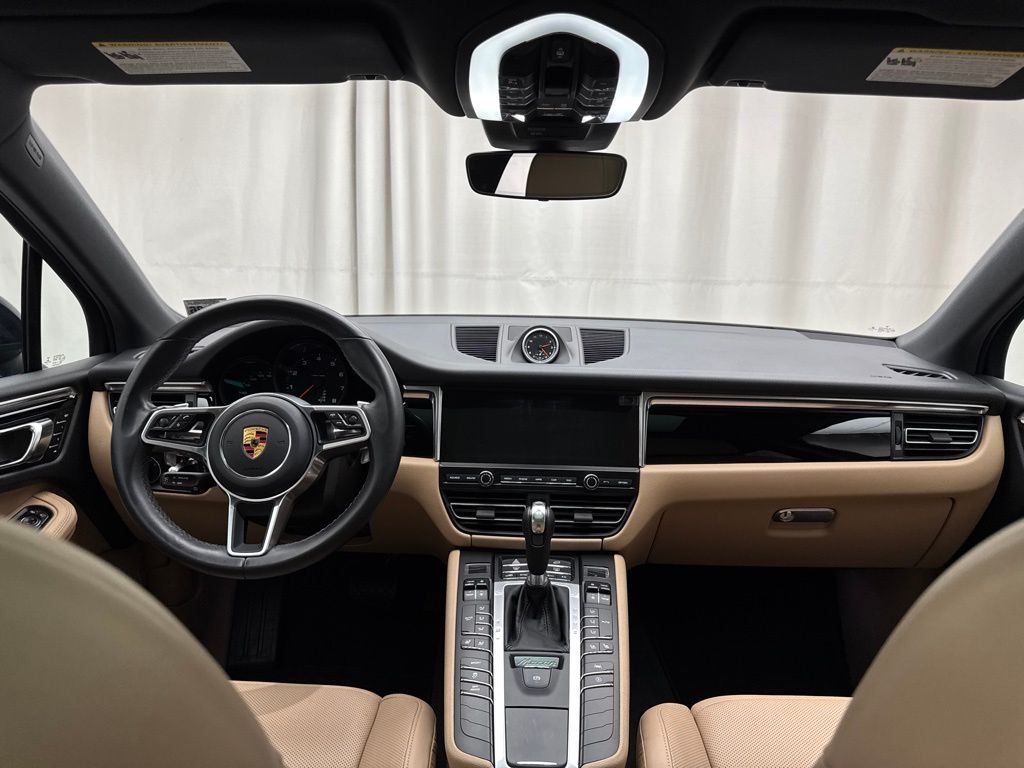 2021 Porsche Macan  18
