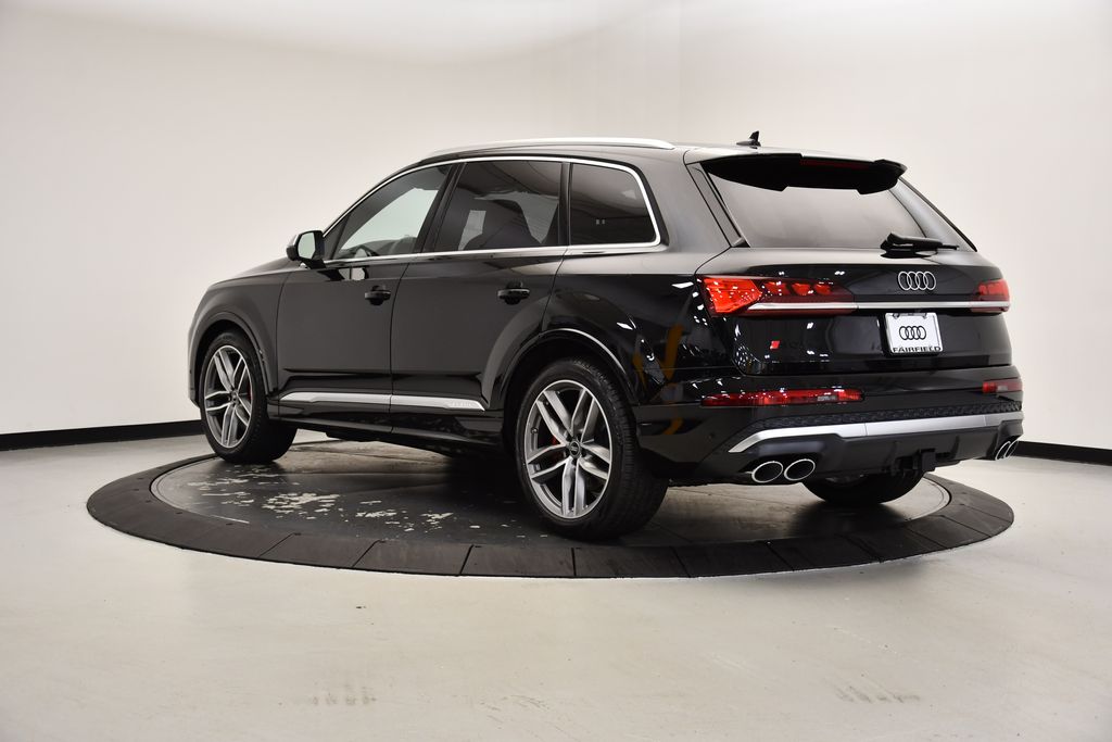 2025 Audi SQ7  3