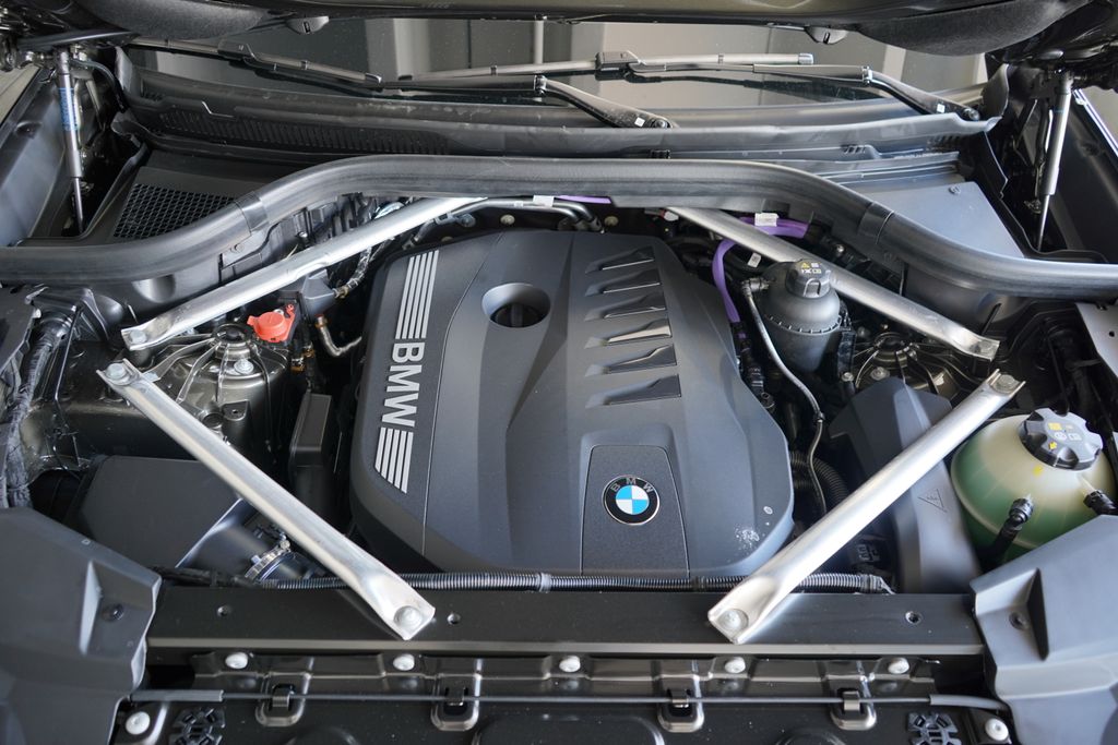 Thumbnail: 2026 BMW X5 - 21