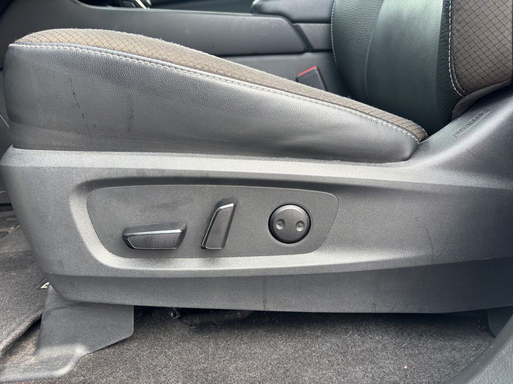 2024 Nissan Pathfinder SL White at Bob Ruth Ford
