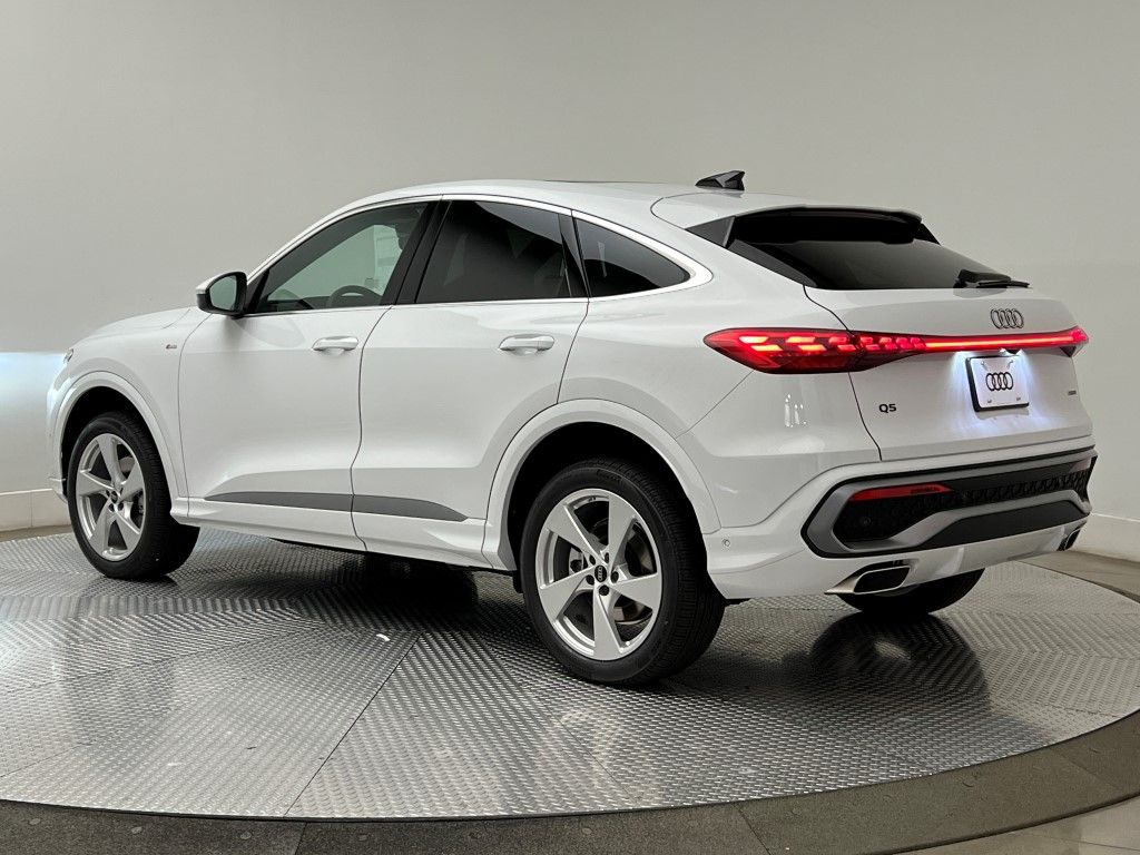 Thumbnail: 2025 Audi Q5 - 4