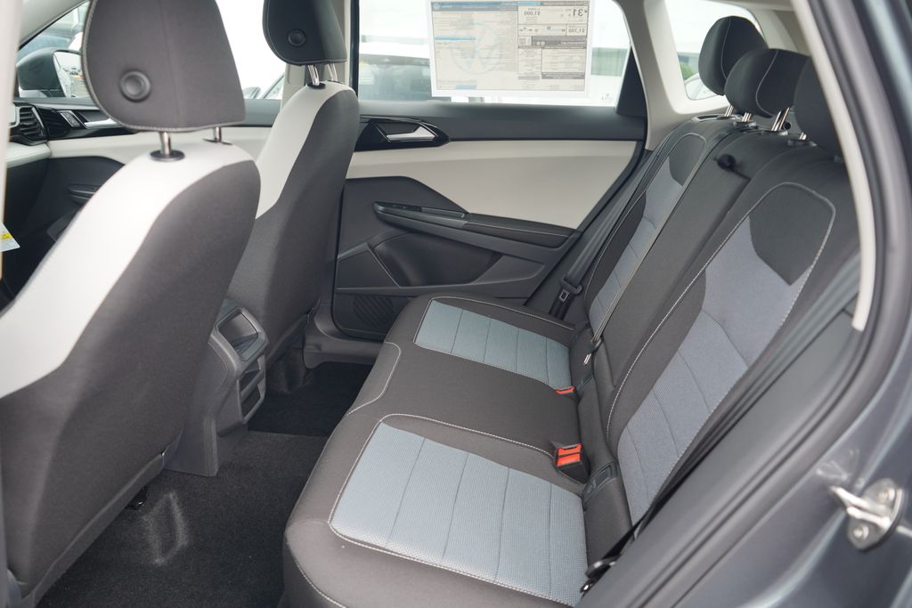 Thumbnail: 2025 Volkswagen Taos - 7