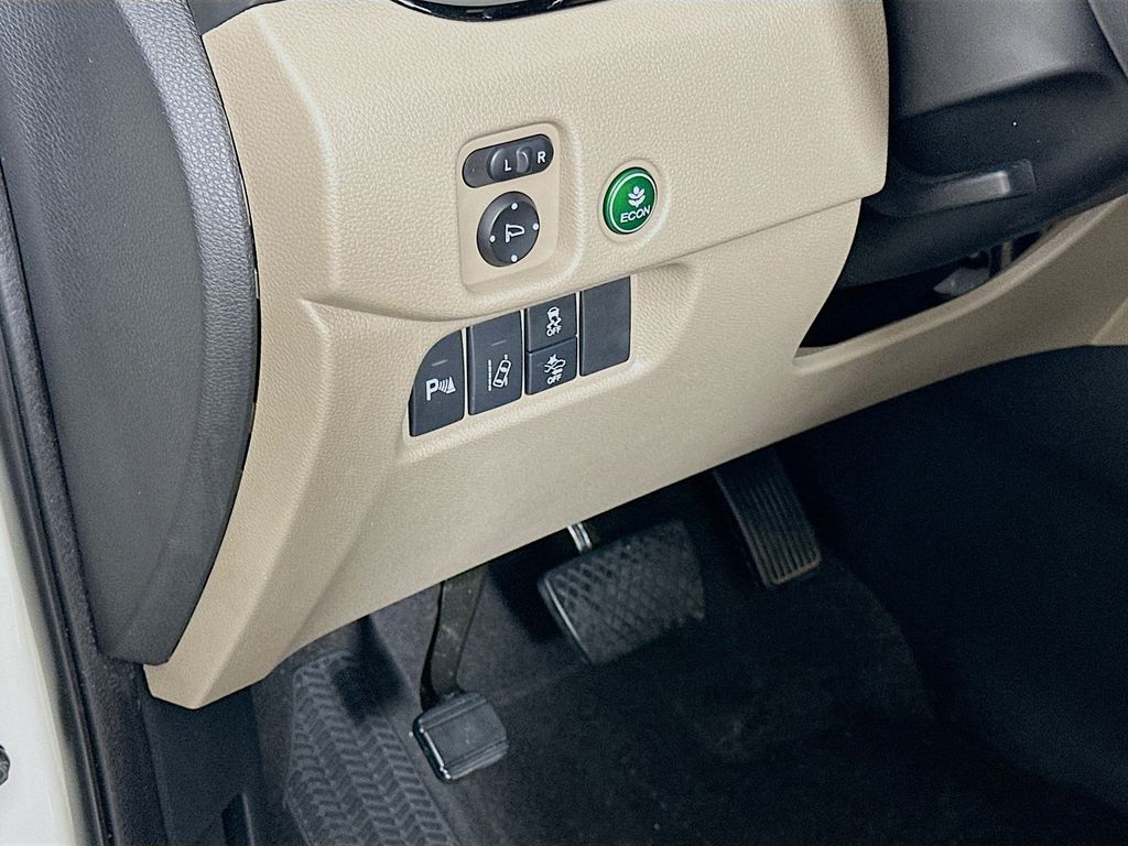 Thumbnail: 2016 Honda Pilot - 10