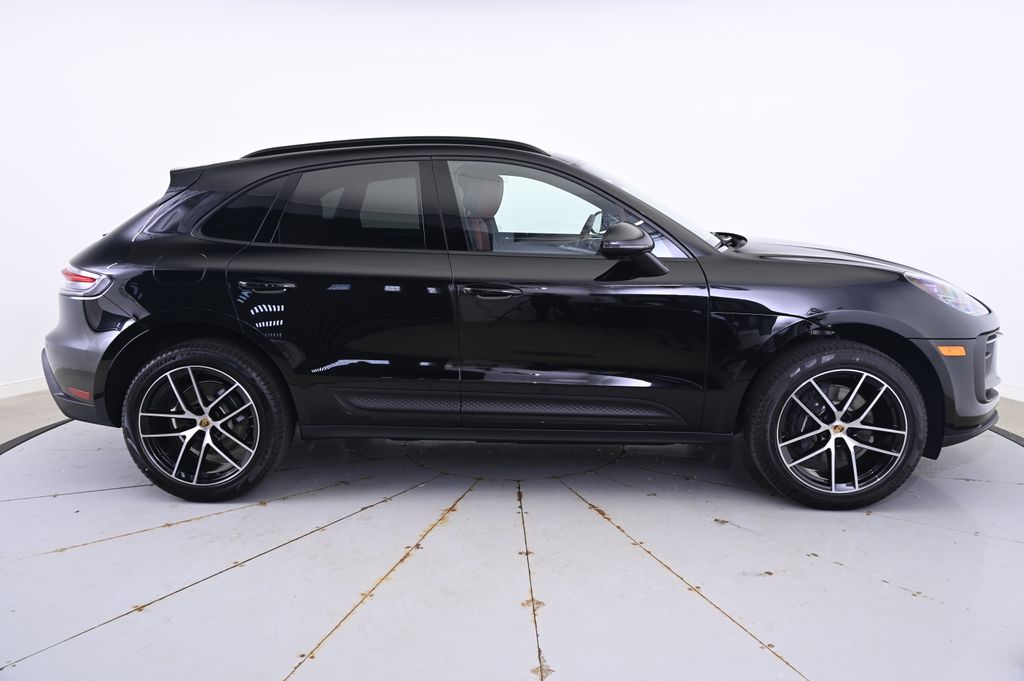 Thumbnail: 2025 Porsche Macan - 8
