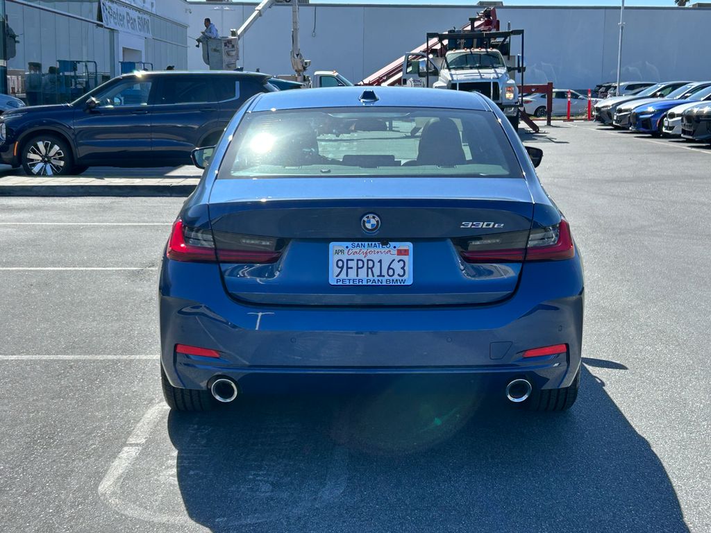 Thumbnail: 2023 BMW 3 Series - 4