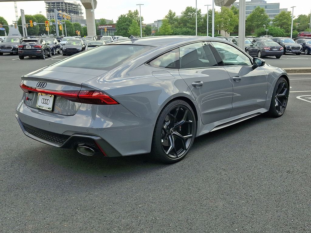 Thumbnail: 2025 Audi RS 7 - 3