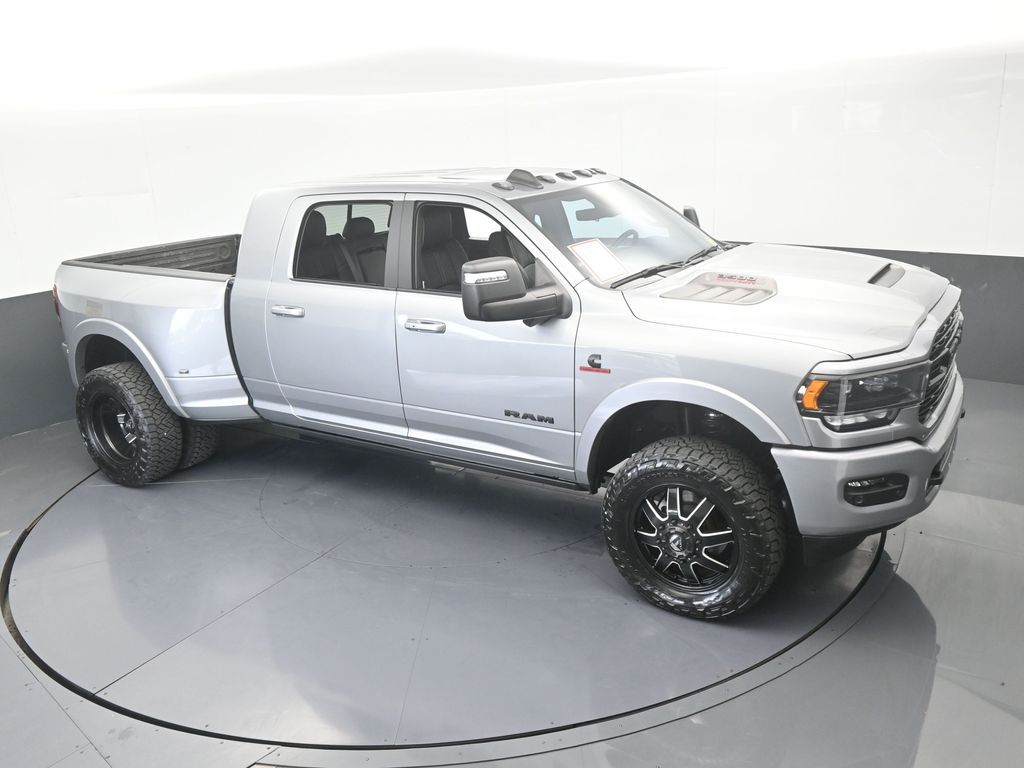 Used 2024 Billet Silver Metallic Clearcoat Ram Limited image 56