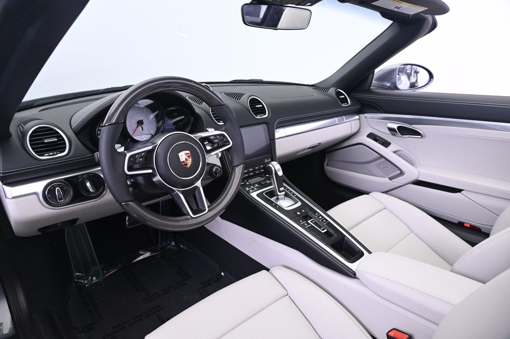 Thumbnail: 2025 Porsche 718 Boxster - 24
