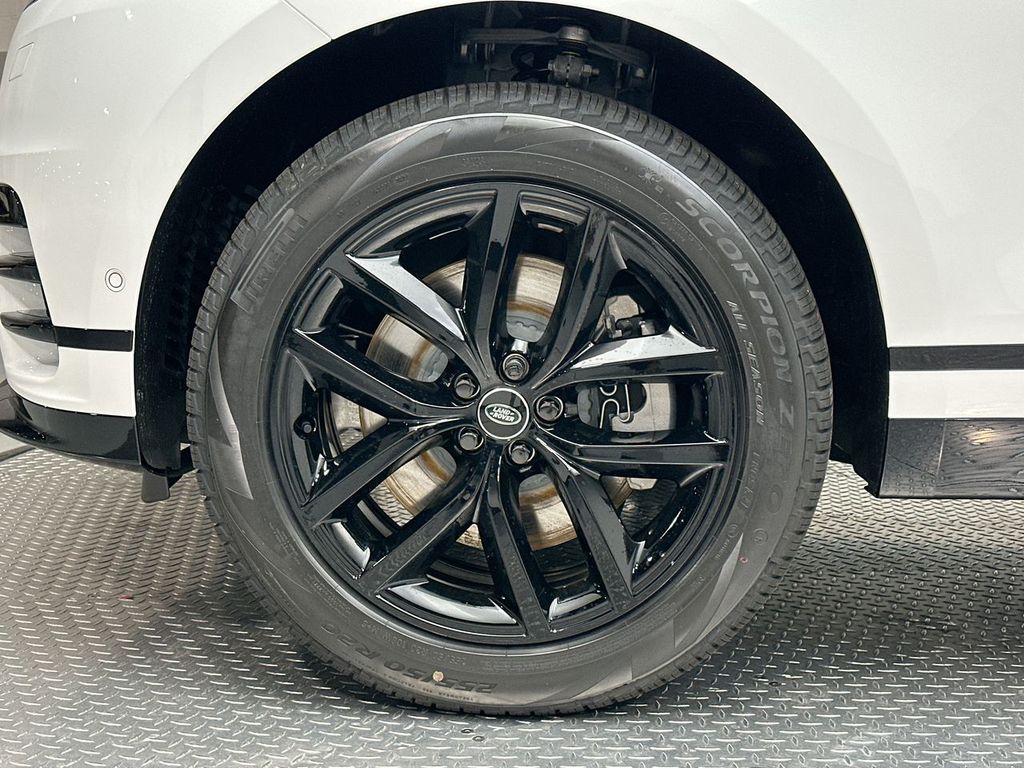 2026 Land Rover Range Rover Velar Dynamic SE 5