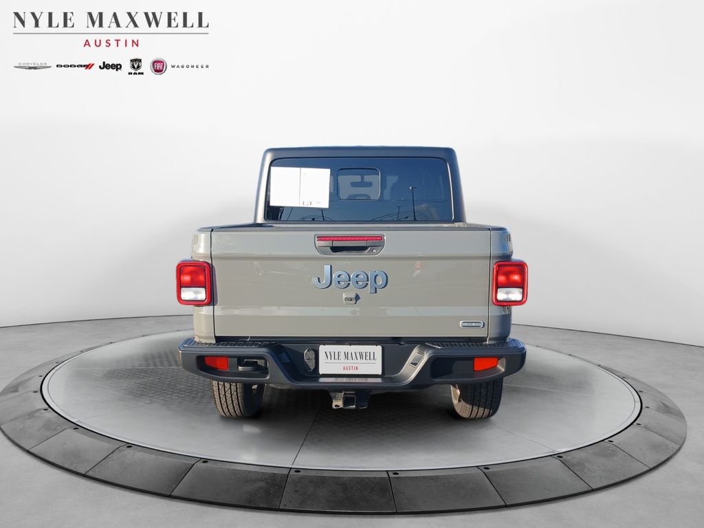 Used Car 2023 Jeep Gladiator  Overland For Sale Under $35,000 In Austin, Texas