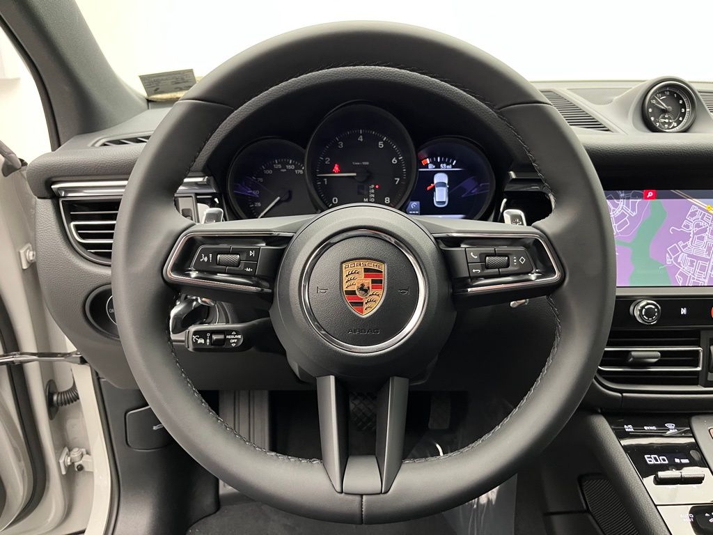 Thumbnail: 2026 Porsche Macan - 12