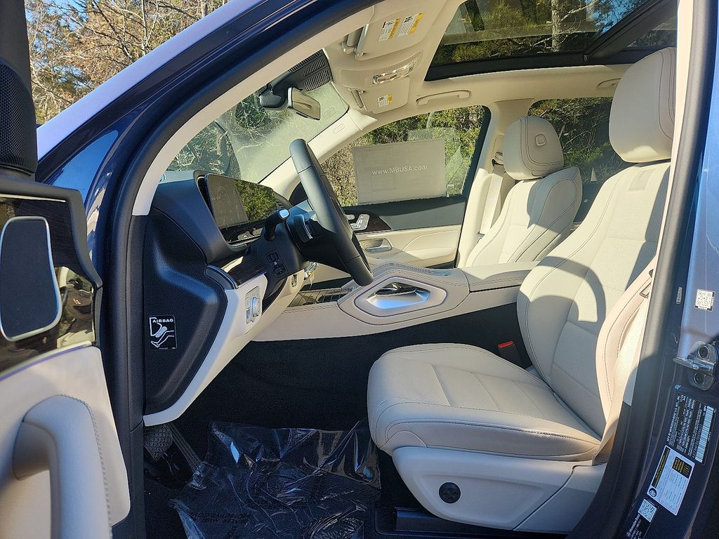 Thumbnail: 2026 Mercedes-Benz GLE - 9