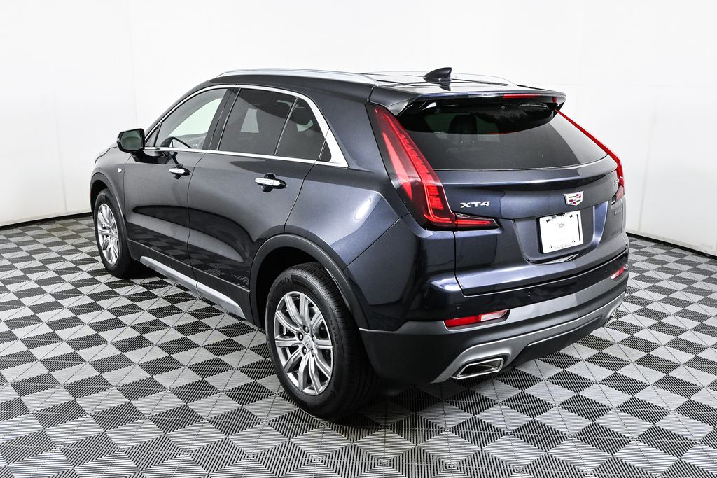 2023 Cadillac XT4 Premium Luxury 4