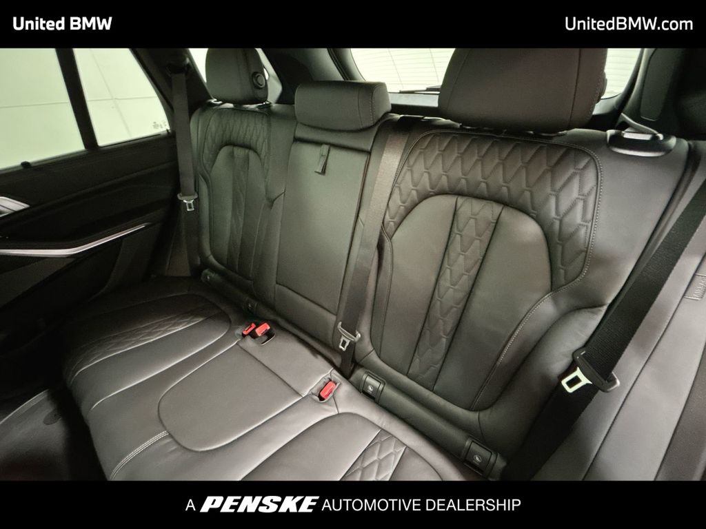 Thumbnail: 2026 BMW X5 - 21