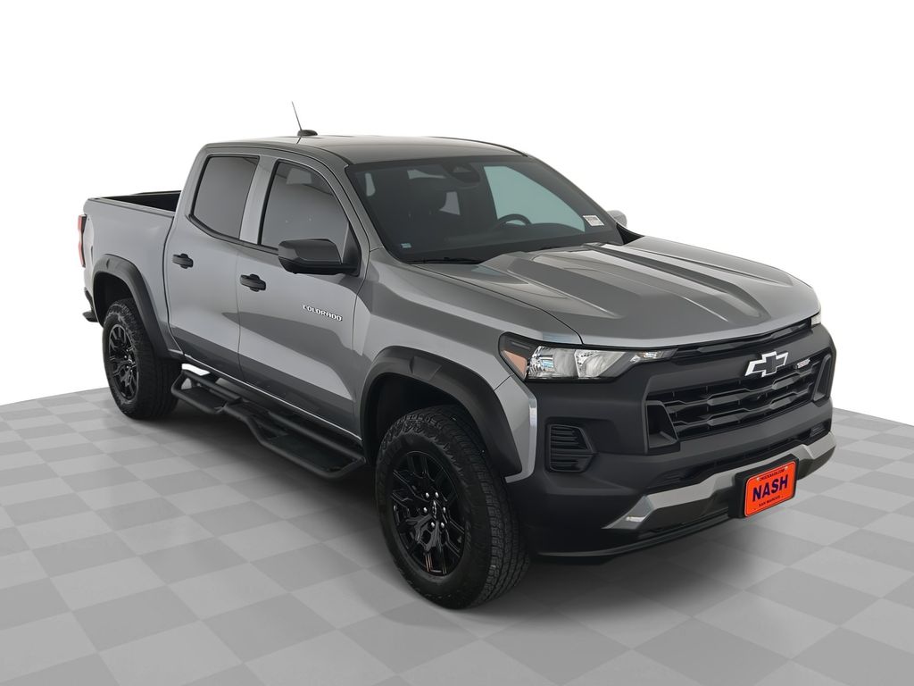 Sterling Gray Metallic 2025 Chevrolet Colorado Pickup Truck Four-Wheel Drive 8-Speed Automatic