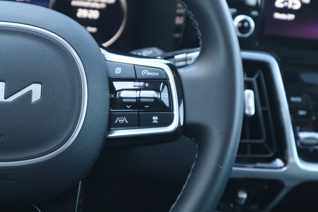 Thumbnail: 2023 Kia Sorento - 12