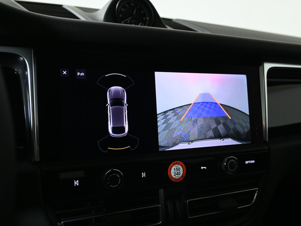 Thumbnail: 2026 Porsche Macan - 26