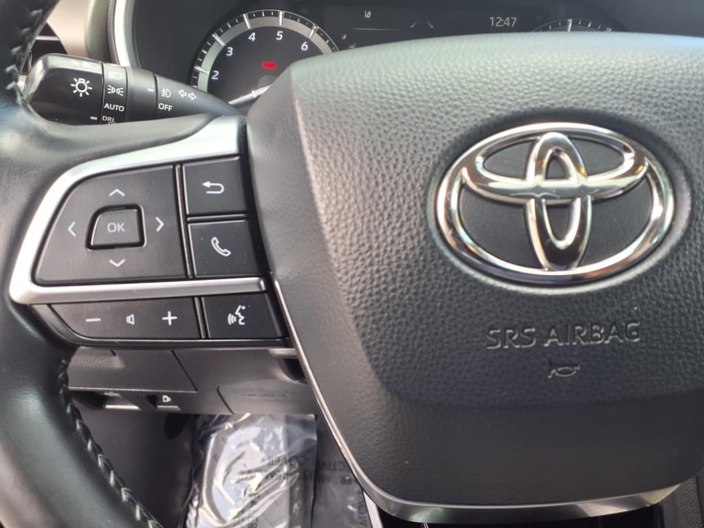 2020 Toyota Highlander XLE photo 22