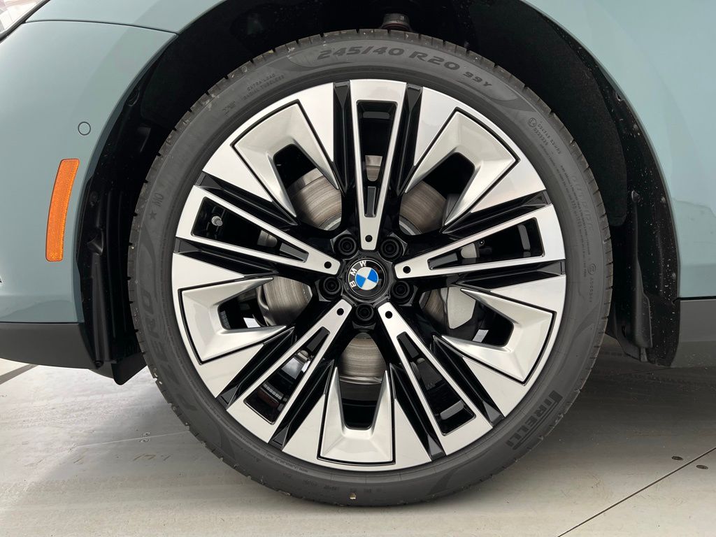 Thumbnail: 2026 BMW 5 Series - 22