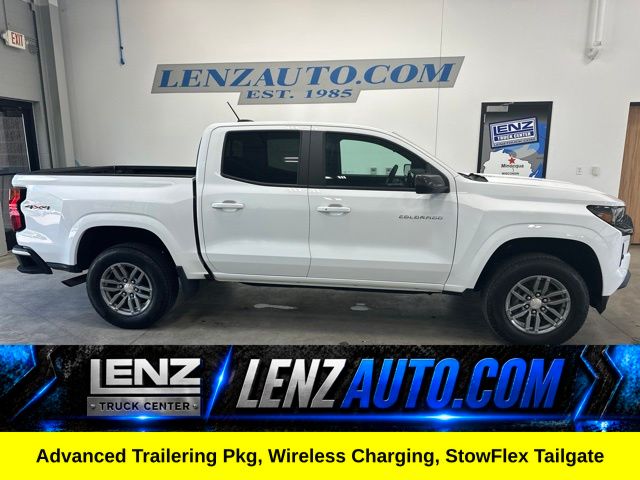 Summit White 2024 Chevrolet Colorado Pickup Truck Four-Wheel Drive 8-Speed Automatic