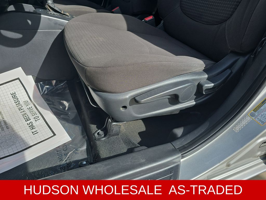 2012 Bright Silver Kia Soul Base FWD Hatchback