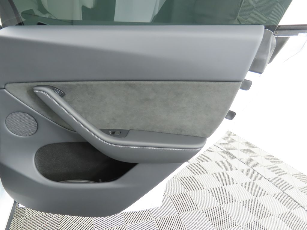 Thumbnail: 2024 Tesla Model Y - 27