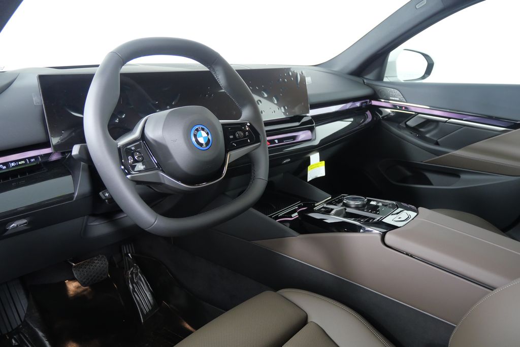 2025 BMW i5 eDrive40 15