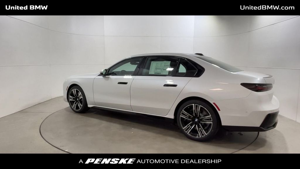 Thumbnail: 2025 BMW 7 Series - 6