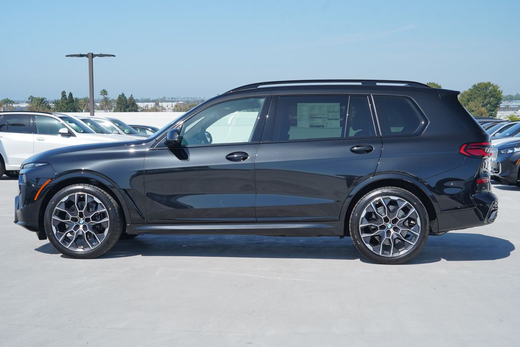 Thumbnail: 2027 BMW X7 - 4