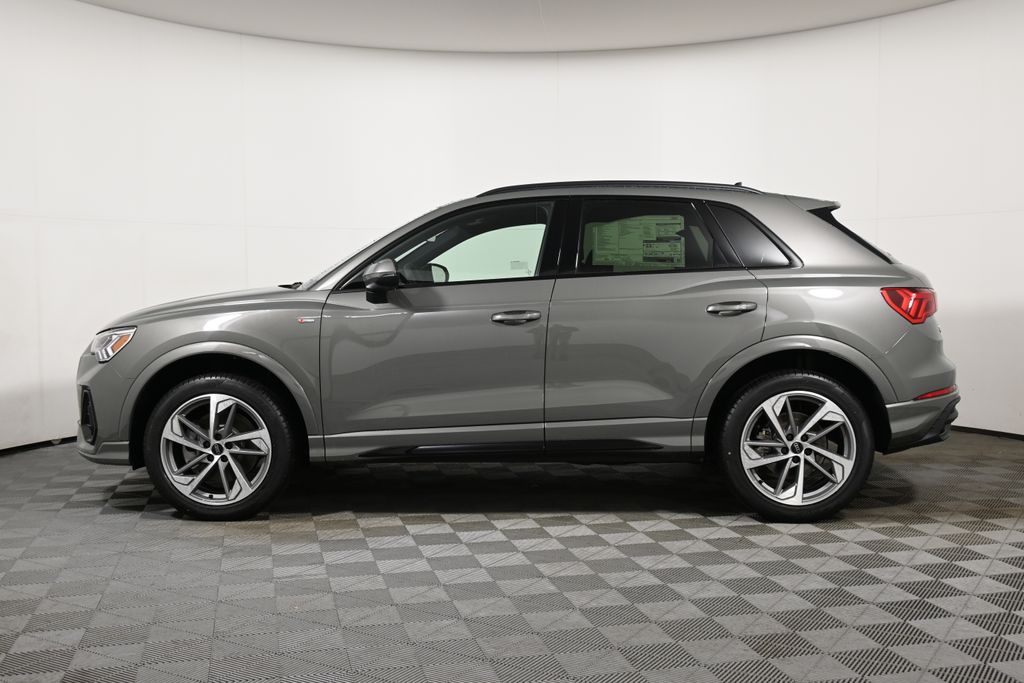 Thumbnail: 2025 Audi Q3 - 2