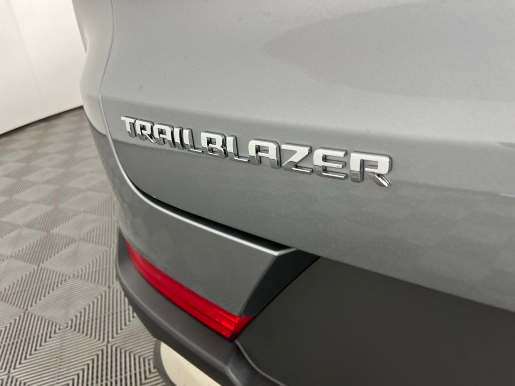 Thumbnail: 2026 Chevrolet TrailBlazer - 18