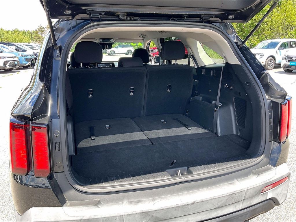 2023 Kia Sorento — photo 36